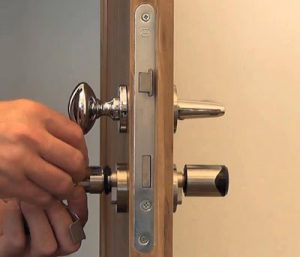 Sửa khóa tại nhà 24h chuyên Sửa Ổ Khóa, Mở Ổ Khóa nhà, Sửa Mở Khóa ôtô, Sửa Khóa Két Sắt, Làm khóa smartkey xe máy, Kích bình ôtô