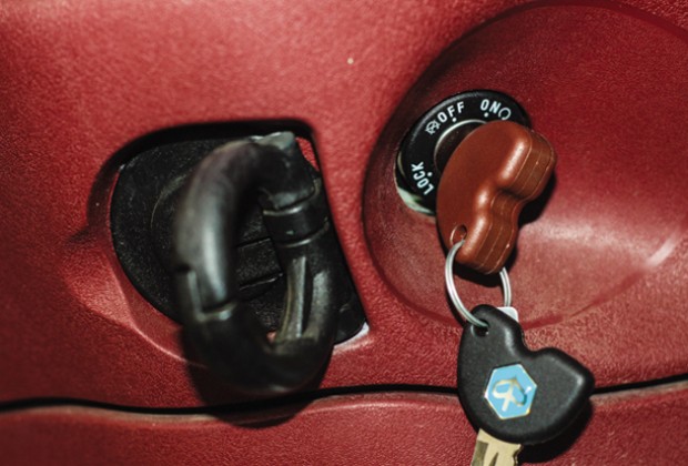 Sửa khóa từ xe Piaggio vespa 24h chuyên Sửa Ổ Khóa, Mở Ổ Khóa nhà, Sửa Mở Khóa ôtô, Sửa Khóa Két Sắt, Làm khóa smartkey xe máy, Kích bình ôtô