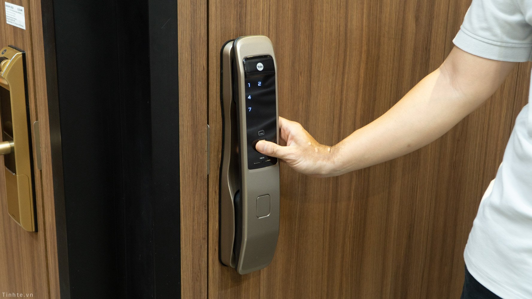 Sửa khóa Điện tử vân tay 24h chuyên Sửa Ổ Khóa, Mở Ổ Khóa nhà, Sửa Mở Khóa ôtô, Sửa Khóa Két Sắt, Làm khóa smartkey xe máy, Kích bình ôtô